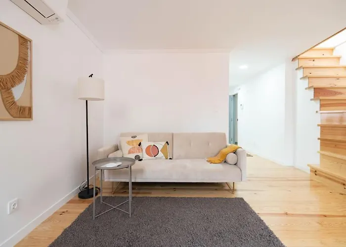 Cozy Bohemian Duplex-lemon Lisboa